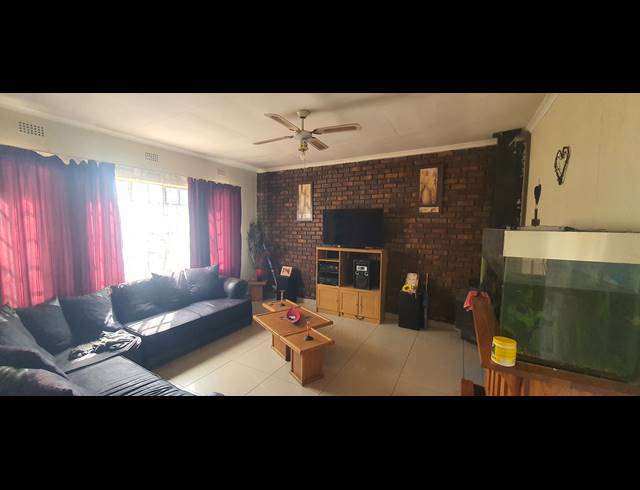 3 BEDROOM HOUSE FOR SALE IN BERGSIG